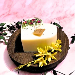 Beauty Scents - Soy Candles - Large Heart - Champagne & Roses - Close Up