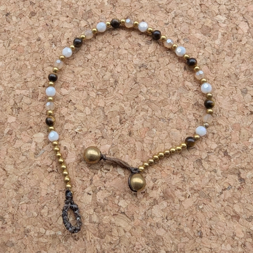 Crystal Healing Bracelets - Tigers Eye - Courage - Gold Close