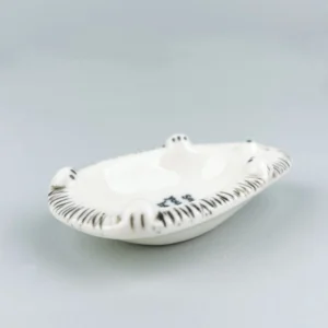 East of India - Porcelain Flat Hedgehog Dish 6081.5 Close Up