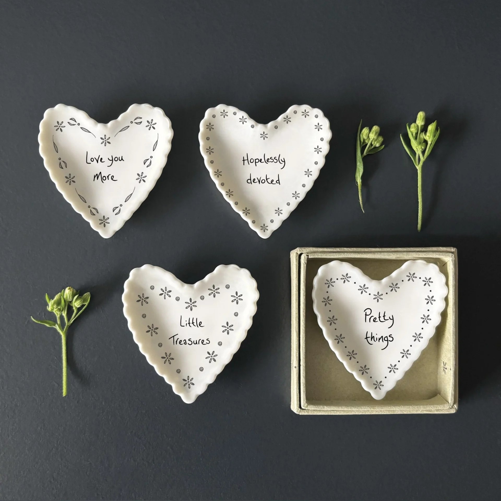 East of India Small Scalloped Heart Dish - Hopelessly Devoted - Image 4