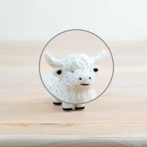 Porcelain Animals Highland Cow - PL0214803 - Close Up