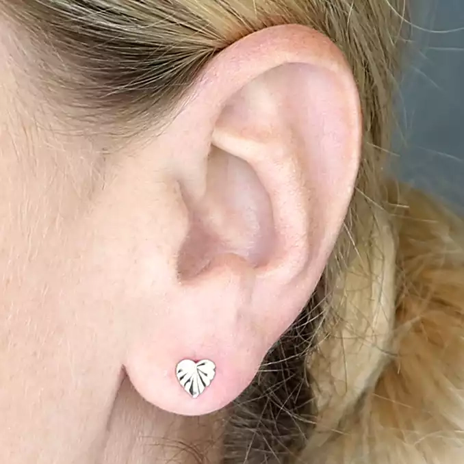 Silver Earrings - Studs - Small Diamond Cut Heart - Model