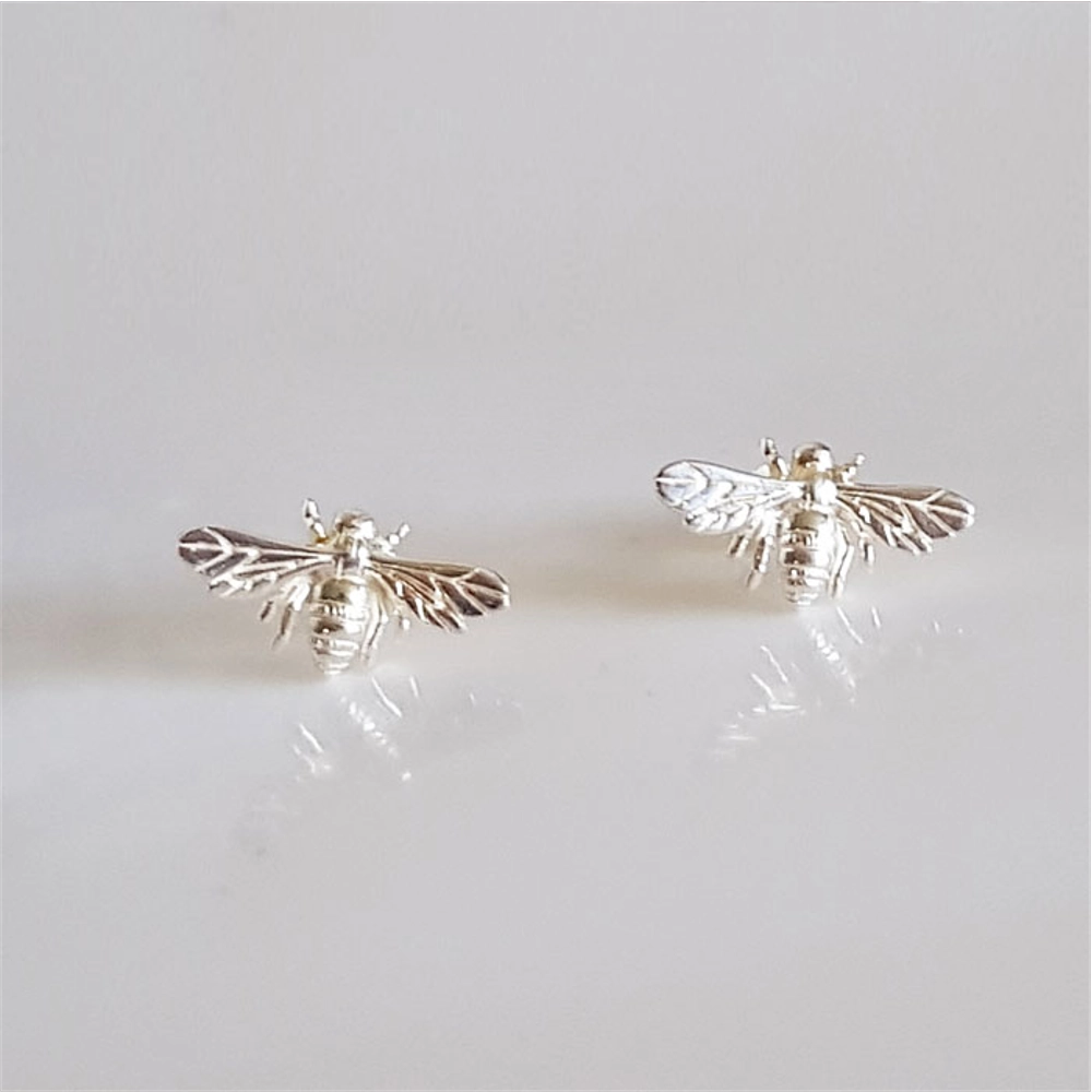Sterling Silver Detailed Bumble Bee Stud Earrings - Image 2